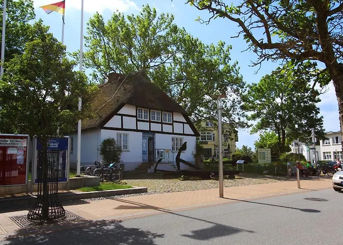 Villa Maria Ferienwohnung Marlene 34 Mit Gratis Nutzung Vom Ahoi Erlebnisbad Und Sauna In Sellin * Goehren (Ruegen)