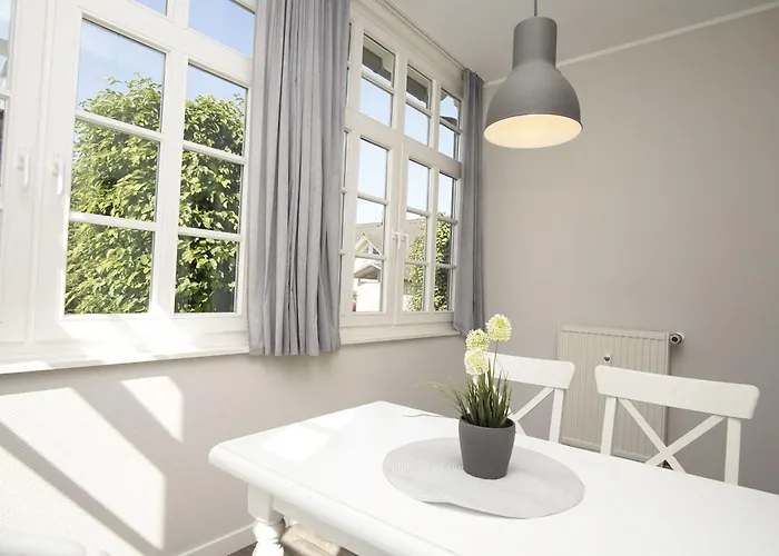 Villa Maria Ferienwohnung Marlene 34 Mit Gratis Nutzung Vom Ahoi Erlebnisbad Und Sauna In Sellin Goehren (Ruegen)